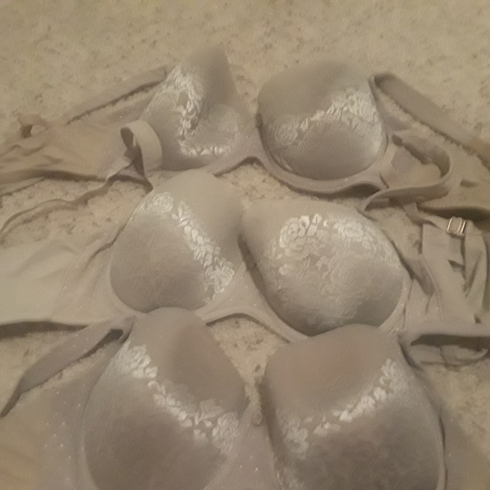 Used Bras - Picture 2 of 3